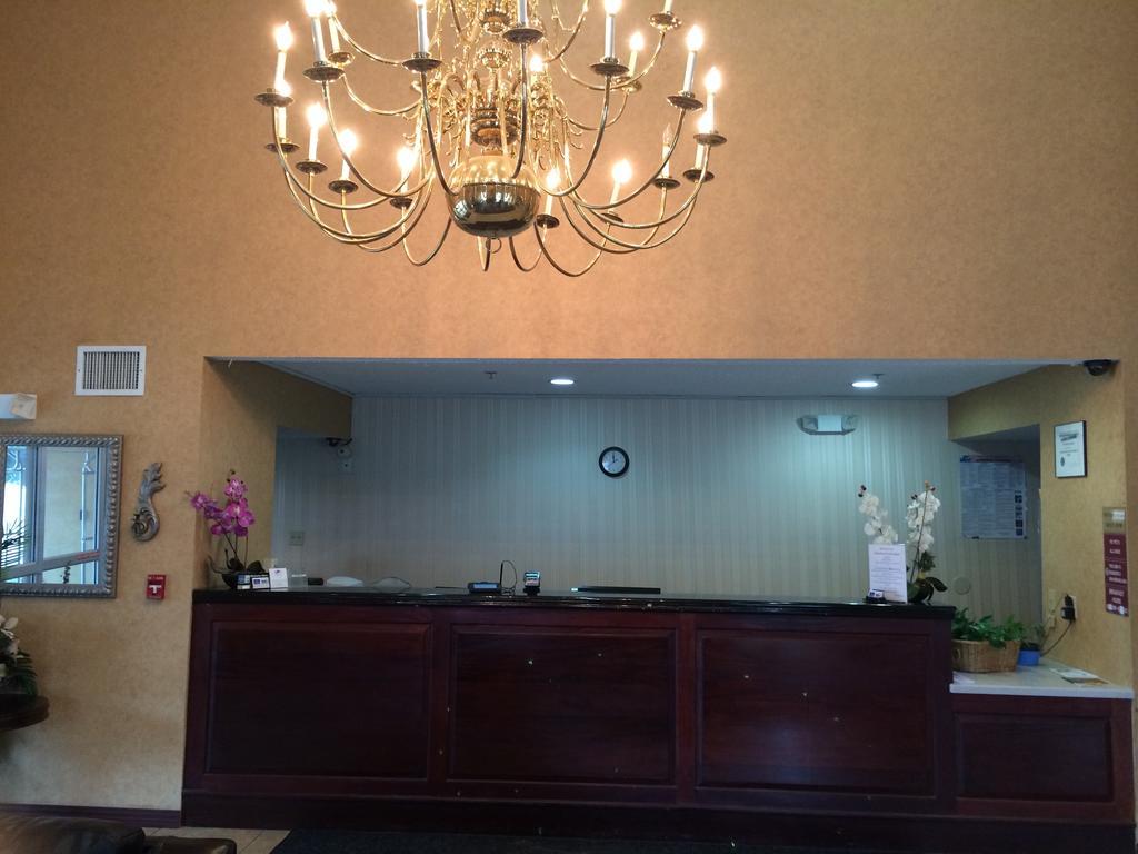 Executive Inn And Suites Baker Esterno foto