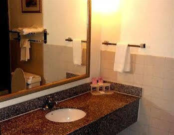 Executive Inn And Suites Baker Esterno foto